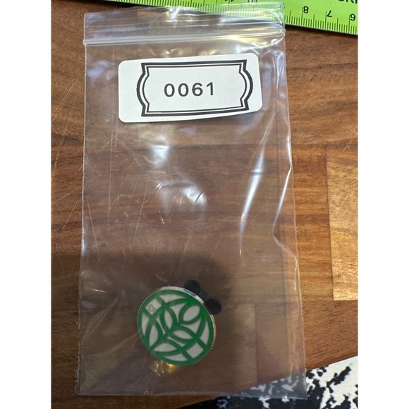 Disney Pin Trading Pin Authentic Epcot Center Logos 2015 Hidden Mickey The Land - Picture 4 of 4